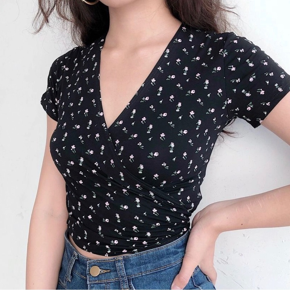 Sinora Black V-Neck Floral Tie Shirt